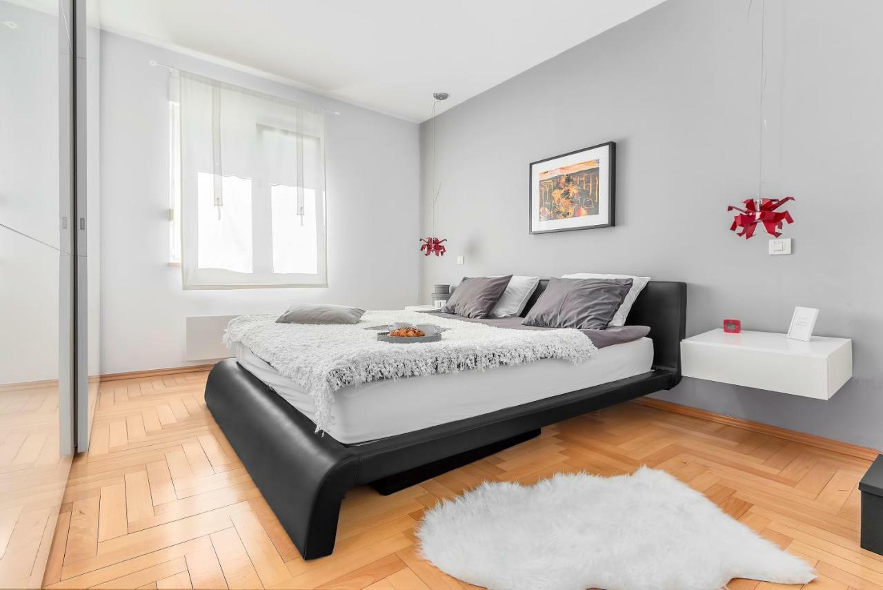 Apartment Lungomare พูลา ภายนอก รูปภาพ